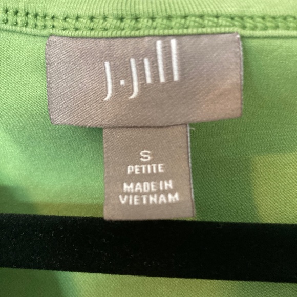 Green J.Jill crossover top, small petite - Picture 7 of 9